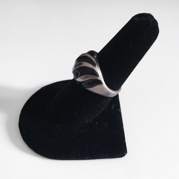 Silver and Black Fashion Statement Ring - Picture 2 of 4